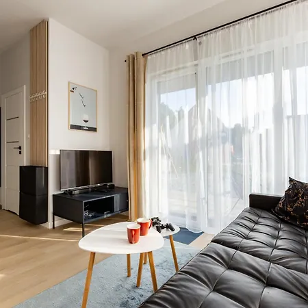 27 Lakeside Retreat By Bookinghost Laczyno