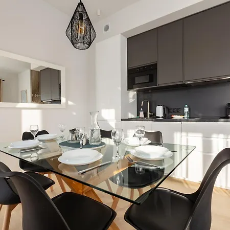 27 Lakeside Retreat By Bookinghost Laczyno