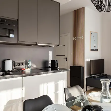 Apartamento 27 Lakeside Retreat By Bookinghost *