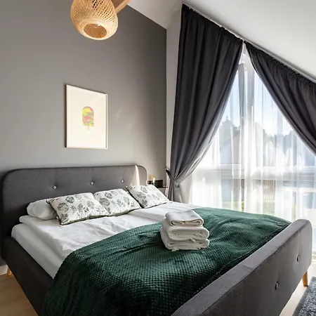 27 Lakeside Retreat By Bookinghost Laczyno