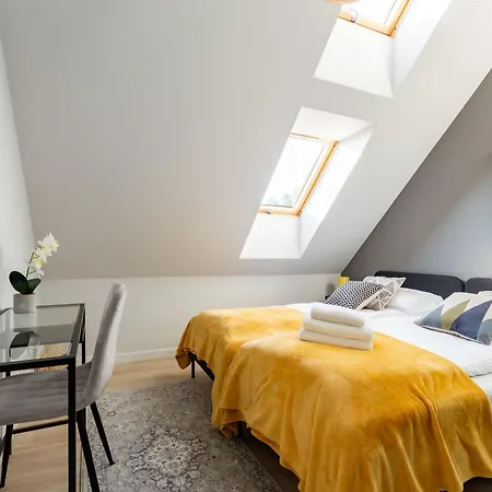 Apartamento 27 Lakeside Retreat By Bookinghost *