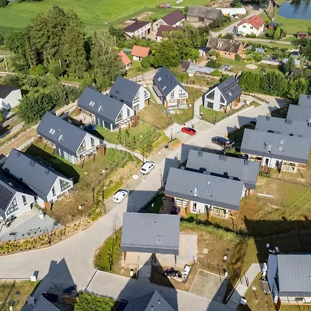 27 Lakeside Retreat By Bookinghost *