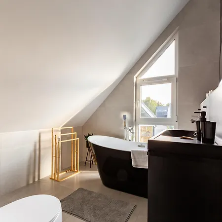 27 Lakeside Retreat By Bookinghost Laczyno