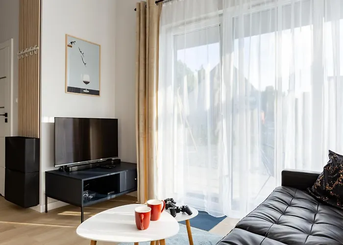 27 Lakeside Retreat By Bookinghost