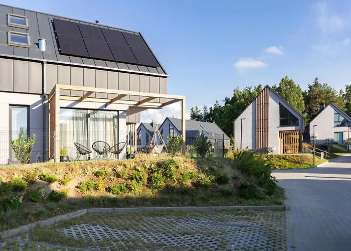 27 Lakeside Retreat By Bookinghost *