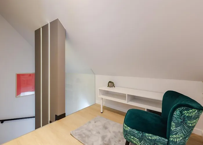 Lägenhet 27 Lakeside Retreat By Bookinghost *