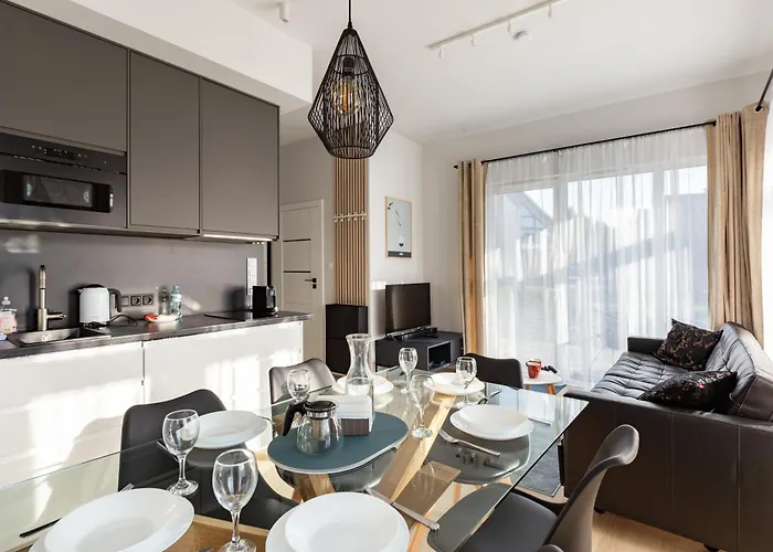 27 Lakeside Retreat By Bookinghost *