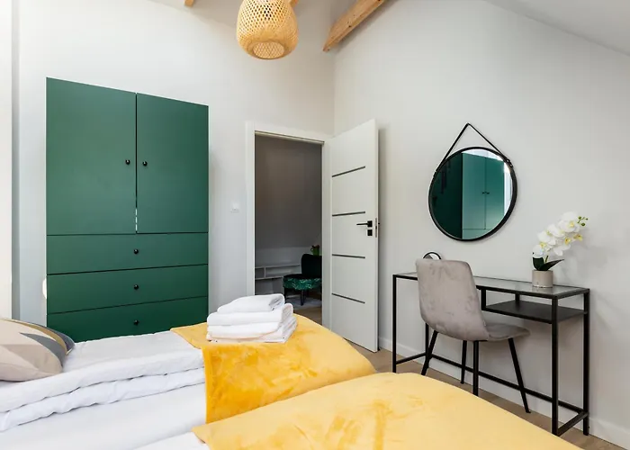 27 Lakeside Retreat By Bookinghost Laczyno