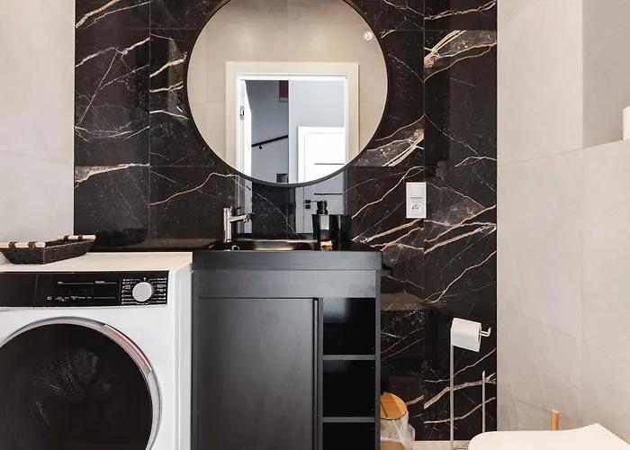 Lägenhet 27 Lakeside Retreat By Bookinghost