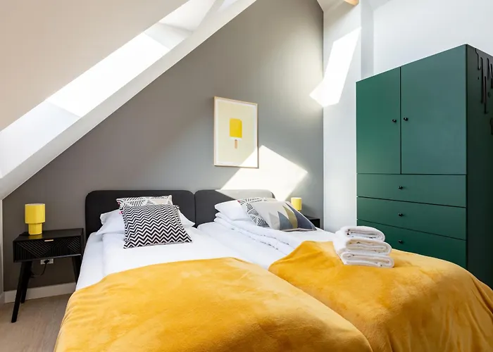 27 Lakeside Retreat By Bookinghost Laczyno